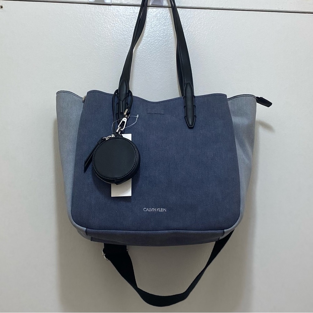 NWT Calvin Klein Millie Crossbody Two- Tone Tote Bag In Blue Size OS. - Picture 2 of 8